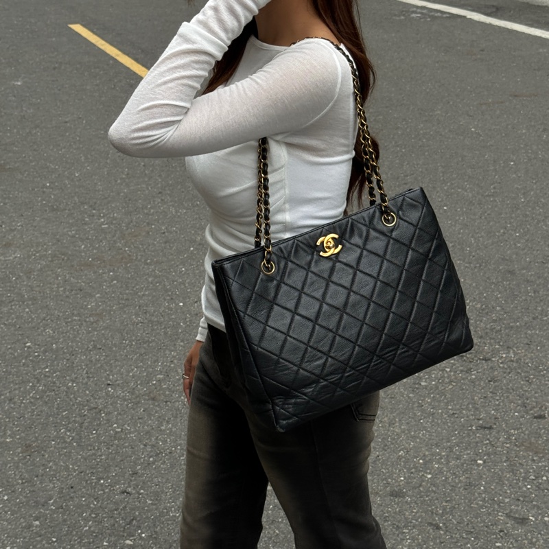 【經典超耐用🐮】 Chanel 黑金 魚子醬牛皮 肩背托特包 （專櫃27.3萬！）-12