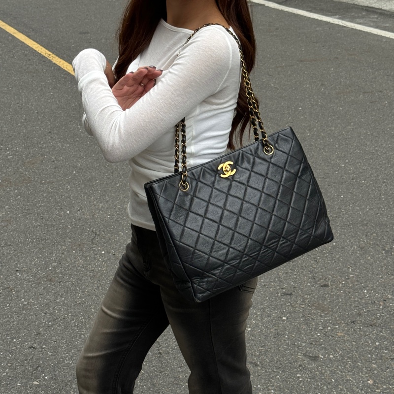 【經典超耐用🐮】 Chanel 黑金 魚子醬牛皮 肩背托特包 （專櫃27.3萬！）-15