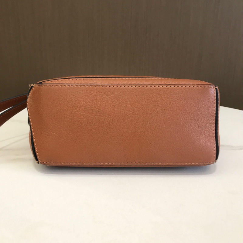 Loewe 羅意威 mini puzzle 幾何包 最美焦糖色-7