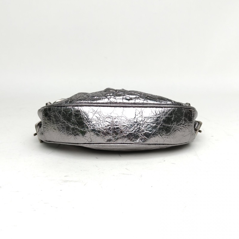 BALENCIAGA LeCagole機車月牙包xs銀色羊皮-3