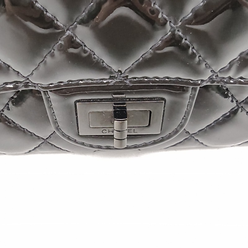 CHANEL 2.55口蓋包小號黑色漆皮29開黑扣-4