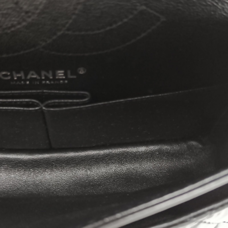 CHANEL 2.55口蓋包小號黑色漆皮29開黑扣-5