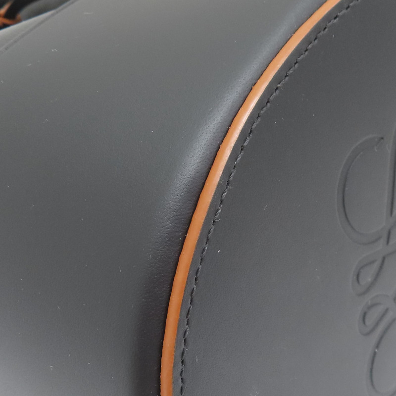 黑色 牛皮 Balloon 水桶包 肩背包【LOEWE 羅威】 326.75AC31-9