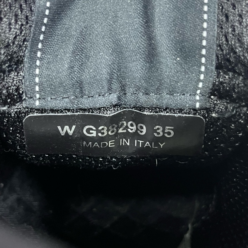 chane香奈兒最新款米白黑黑白熊貓網面皮革低幫跑步鞋 Size:35 成色很新 附件:帶盒-4