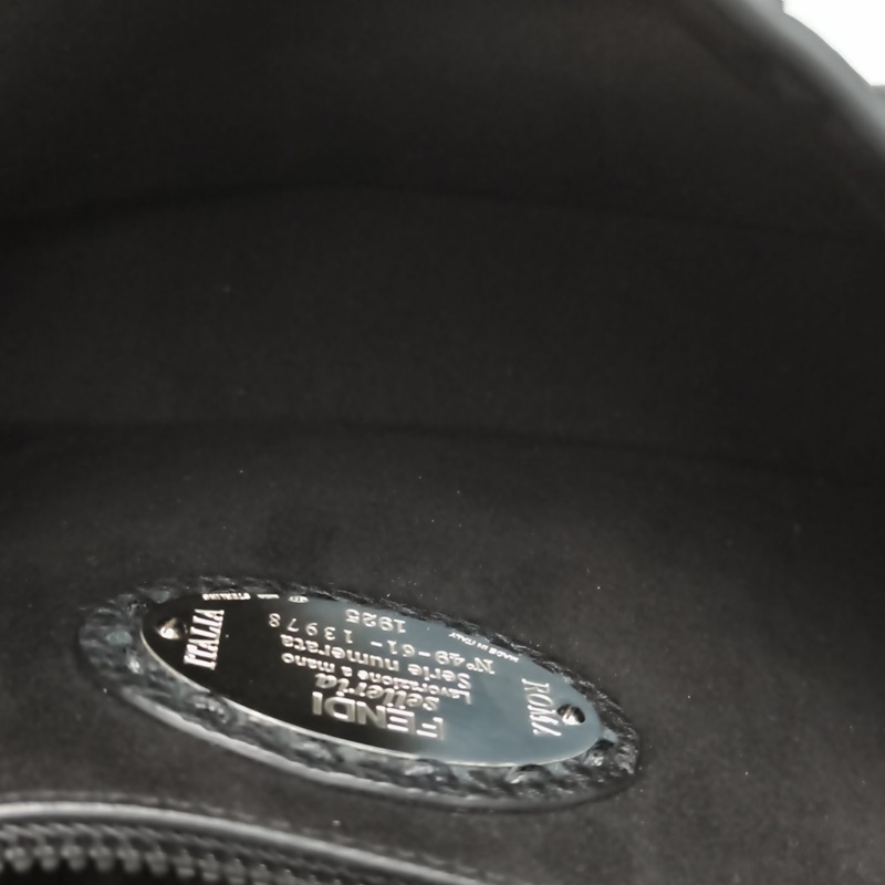 FENDI 黑色牛皮黑扣Baguette法棍包超大號-5