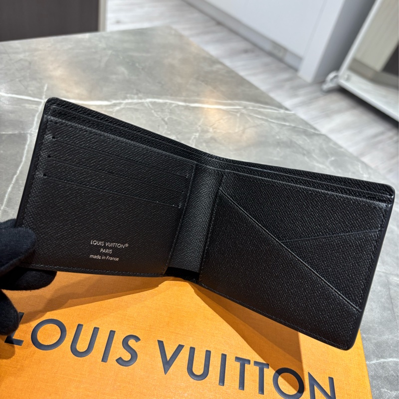 LV Multiple老花對開短夾-2
