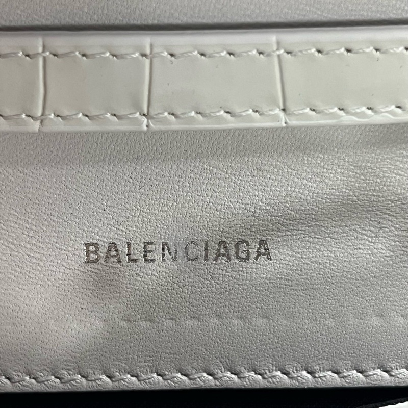 balenciaga】最新款白色鰐魚紋壓印圖案logo挎包-4