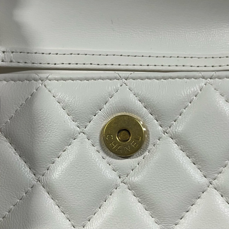 閒置未使用chanel香奈兒經典款白色金扣菱格皮穿鏈鏈條羊皮單肩斜挎包 尺寸:長12.5 高9.5 30開 附件帶塵袋 帶卡-5