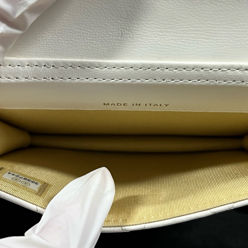 閒置未使用chanel香奈兒經典款白色金扣菱格皮穿鏈鏈條羊皮單肩斜挎包 尺寸:長12.5 高9.5 30開 附件帶塵袋 帶卡-6