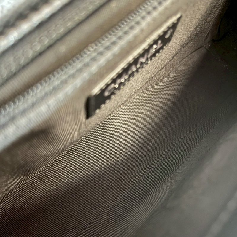 Chanel So Black 口蓋包-8