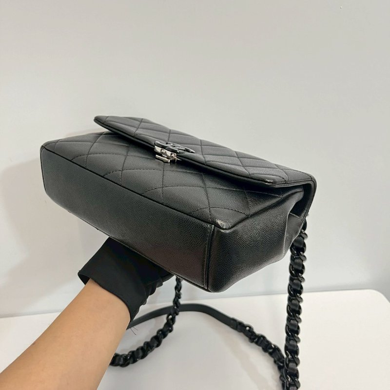 Chanel So Black 口蓋包-10