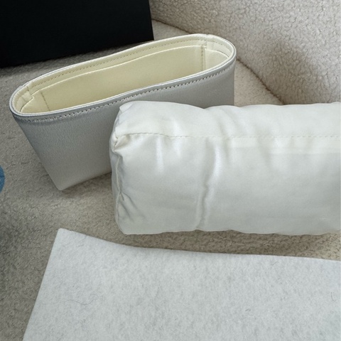 Chanel 愛心銀鏈牛仔方胖