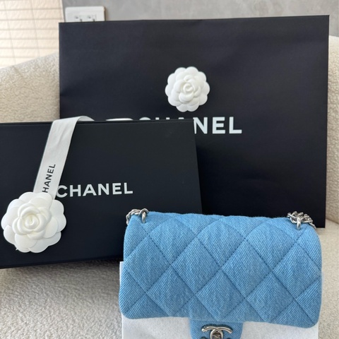 Chanel 愛心銀鏈牛仔方胖