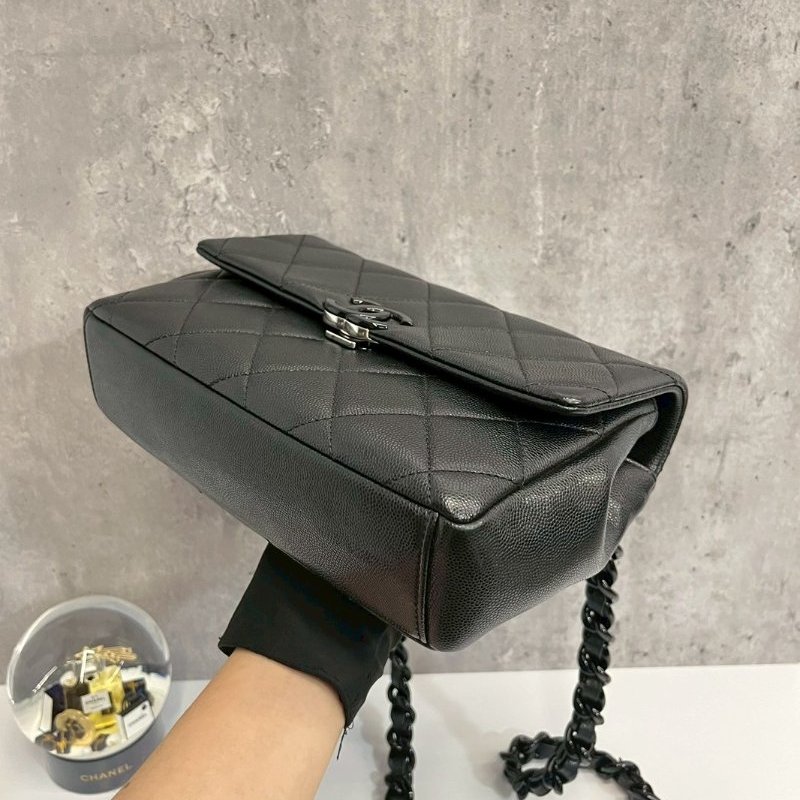 Chanel So Black 口蓋包-10