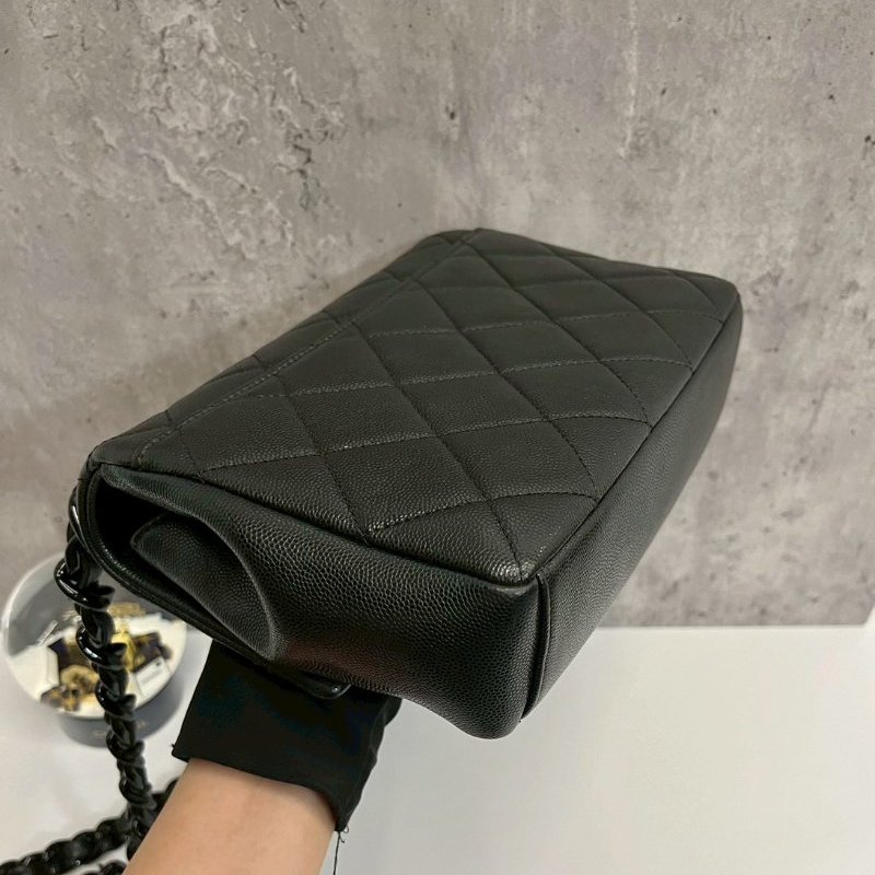 Chanel So Black 口蓋包-11