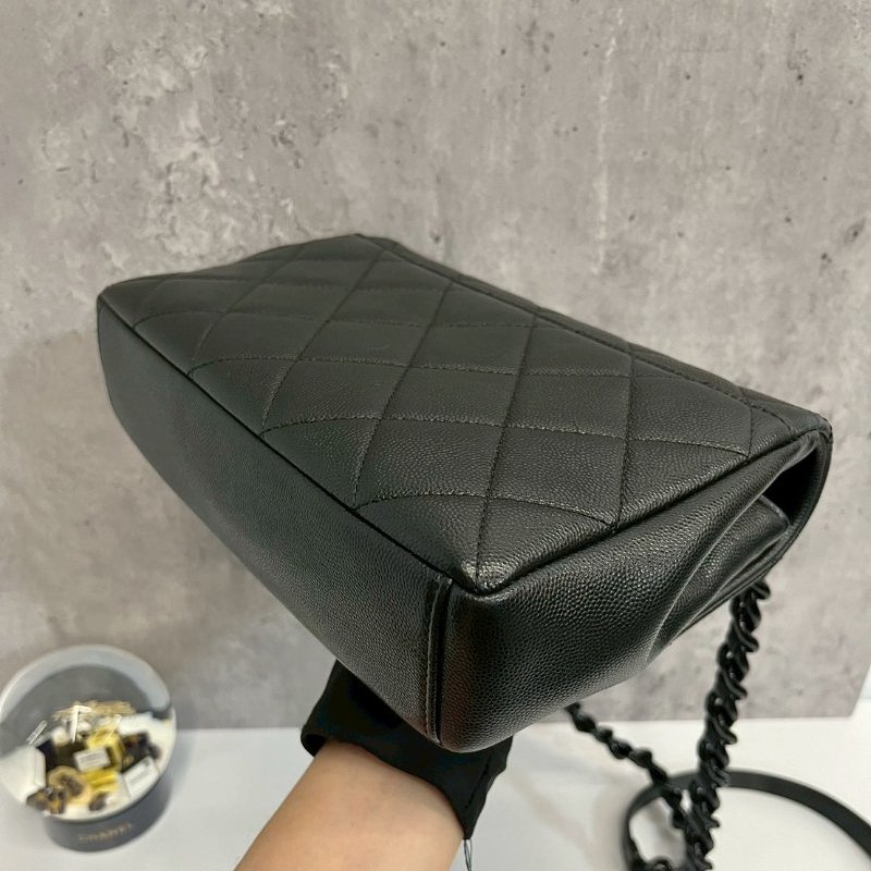 Chanel So Black 口蓋包-12