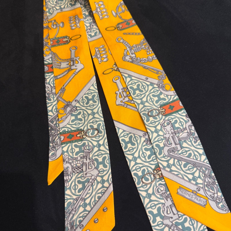 愛馬仕絲巾 超美很好搭 twiily 🩷🩷🩷兩條喔-2