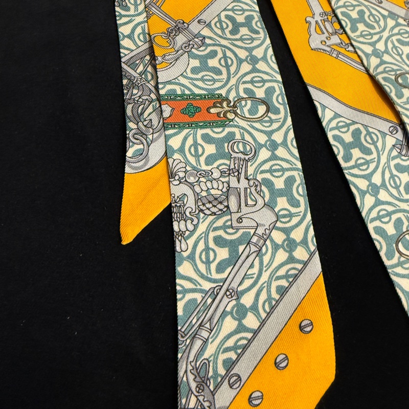 愛馬仕絲巾 超美很好搭 twiily 🩷🩷🩷兩條喔-3