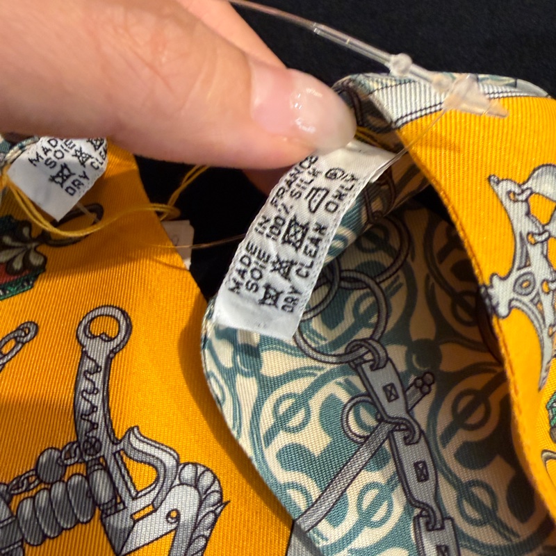 愛馬仕絲巾 超美很好搭 twiily 🩷🩷🩷兩條喔-5