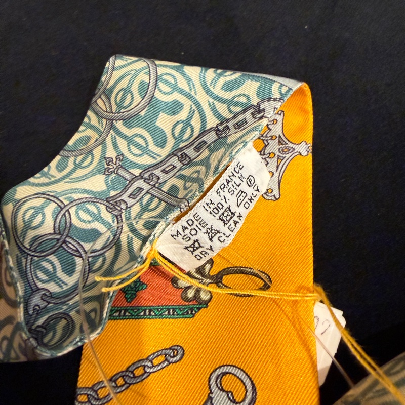 愛馬仕絲巾 超美很好搭 twiily 🩷🩷🩷兩條喔-6