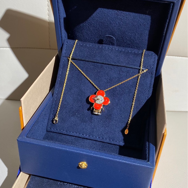 LV路易威登 Vivienne-珠寶系列，紅色帶鑽太陽花項鍊-1