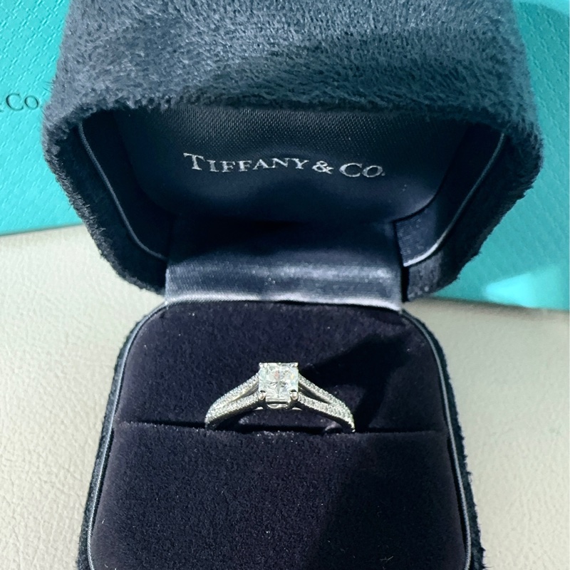 Tiffany蒂芙尼 高端Lucida系列 豪華鑲嵌鑽石戒指,51號-1