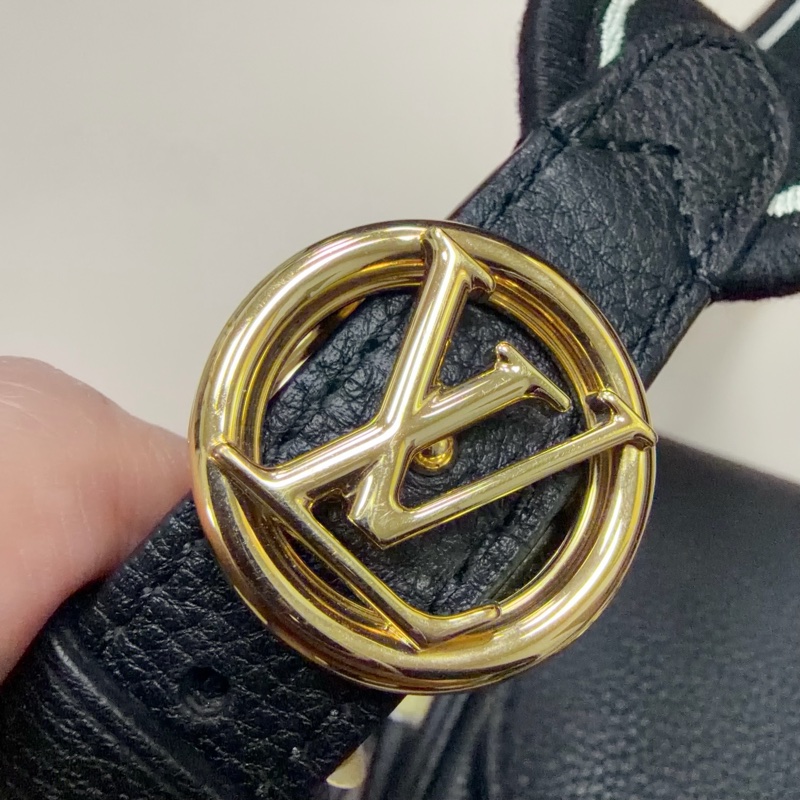 LV 黑牛皮金釦 Pont 9 Soft 背帶斜背包-8