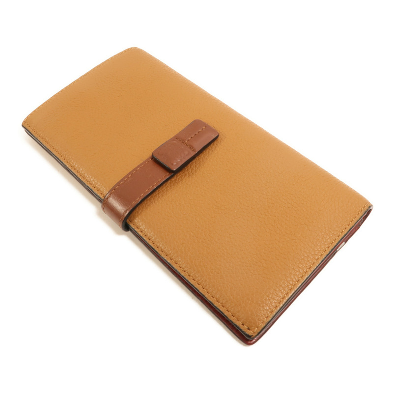 LOEWE 牛皮皮革Large Vertical Wallet銀扣長錢包-3
