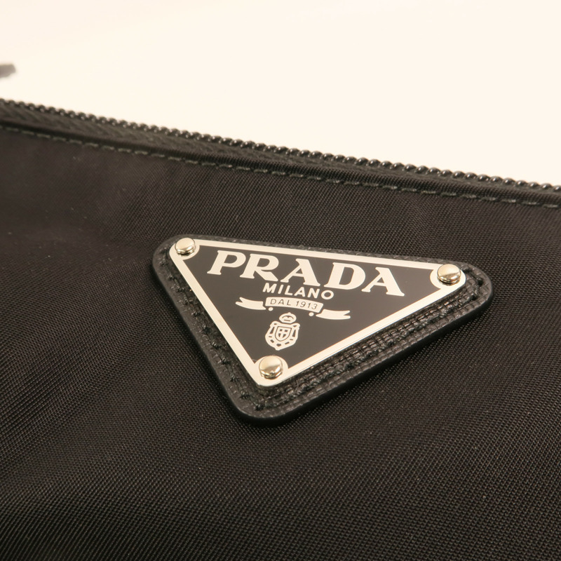PRADA 尼龍Pouch銀扣手拿包-8