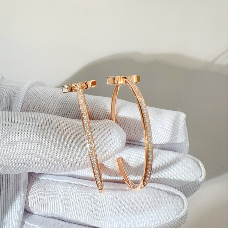 LV路易威登 Idylle blossom系列 18K玫瑰金滿鑽四葉草耳環-5