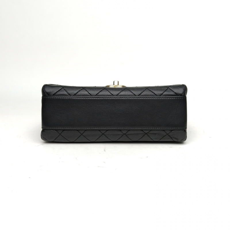 CHANEL 20S手柄口蓋包黑色羊皮30開金扣金屬皮穿手柄-3