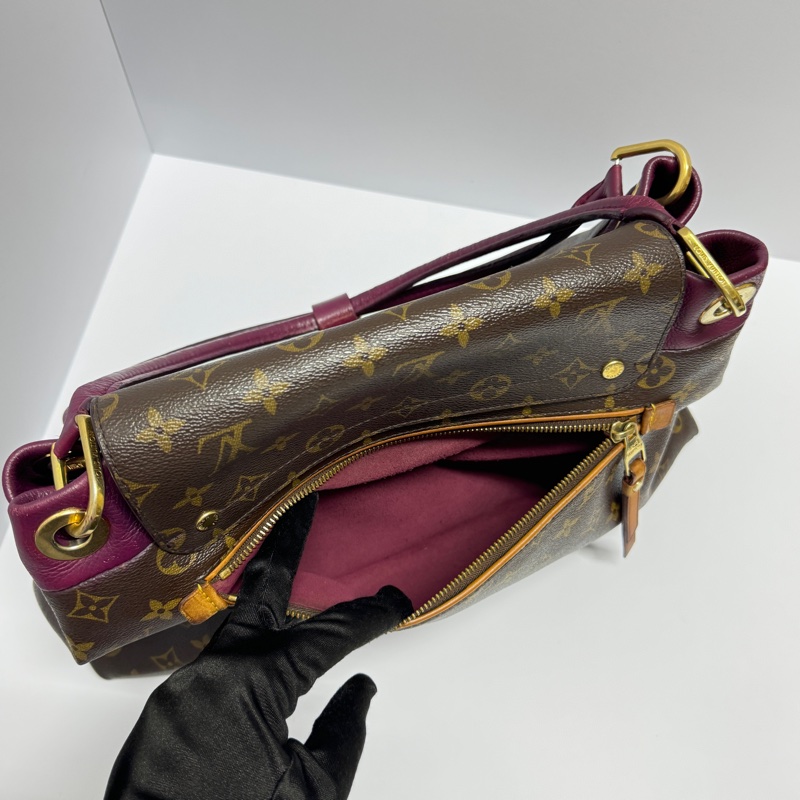 【經典永存🎀】 LV Olympe 經典老花 肩背包 （專櫃價13.6萬）-14