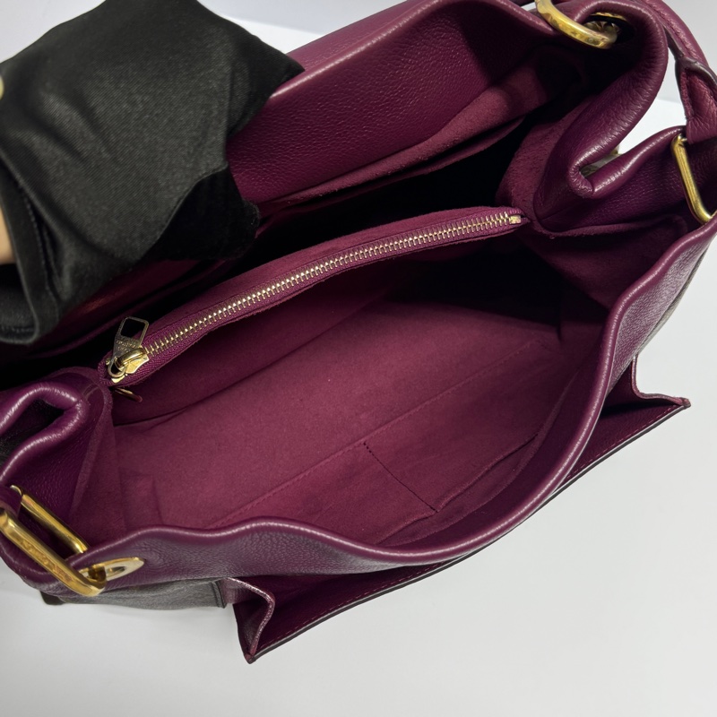 【經典永存🎀】 LV Olympe 經典老花 肩背包 （專櫃價13.6萬）-20