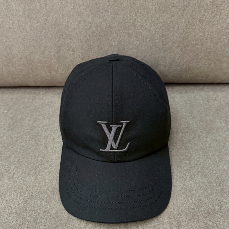 LV新款黑色刺繡帽-0