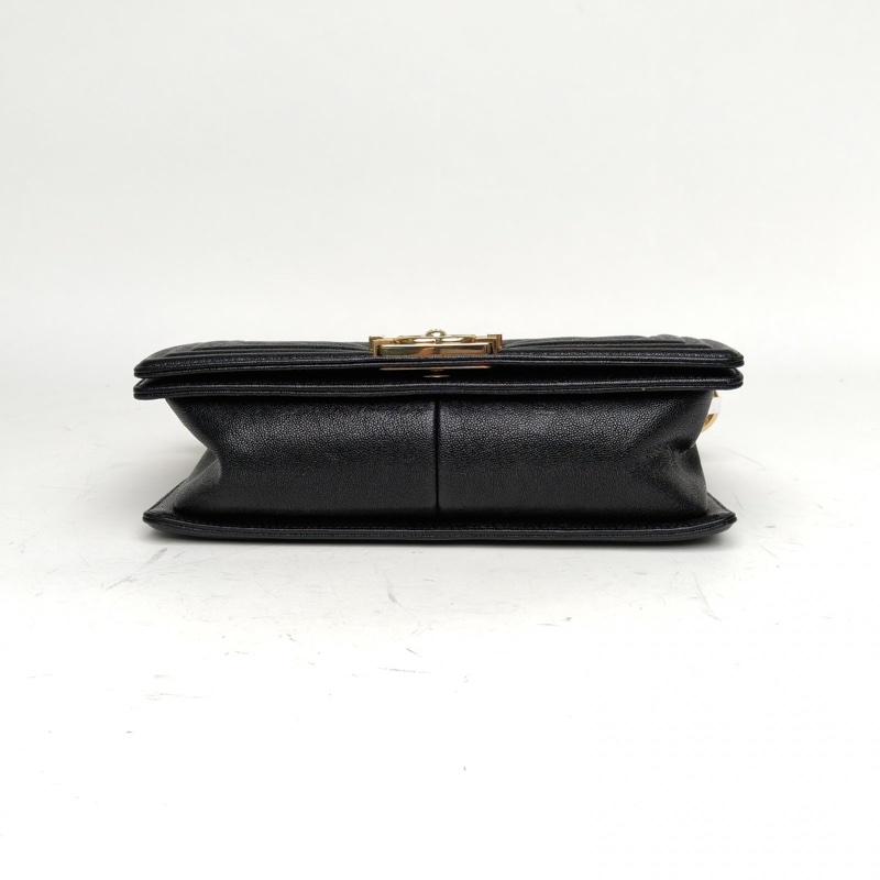 CHANEL Leboy中號黑色牛皮28開金扣V紋-3