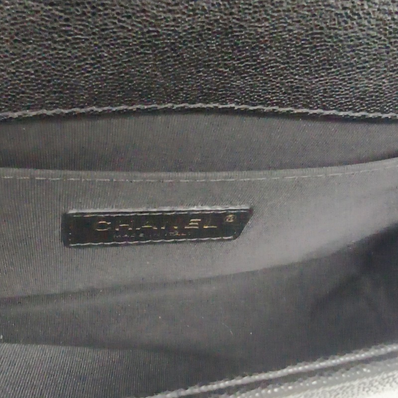 CHANEL Leboy中號黑色牛皮28開金扣V紋-5