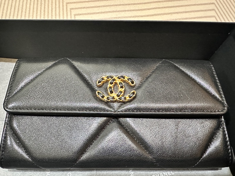 Chanel 19 黑色掀蓋長夾|9成新|經典金銀鏈|附原盒-1