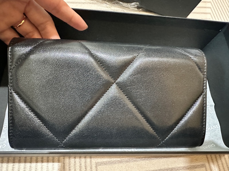 Chanel 19 黑色掀蓋長夾|9成新|經典金銀鏈|附原盒-5