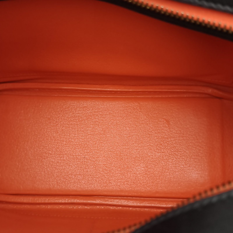 HERMES Plume手提包28黑色拼火焰橙EVERGRAIN皮X刻金扣-4