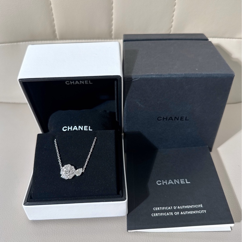 Chanel香奈兒 CAMÉLIA PRÉCIEUX系列 白金滿鑽山茶花水滴項鍊-0