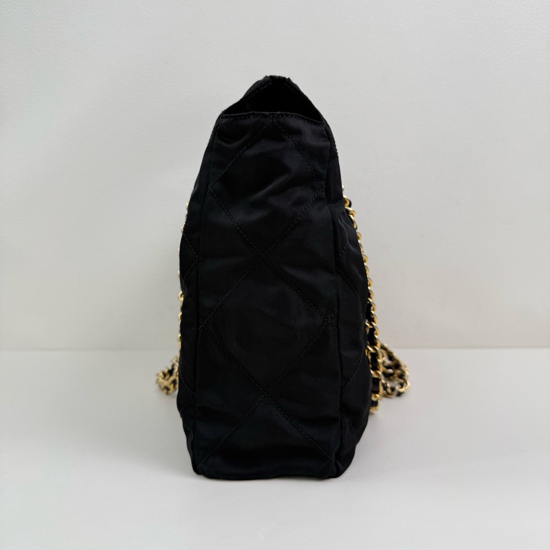 Prada 降落傘鏈條單肩包 黑色 金扣 尺寸：31*25.5*9.5cm-4