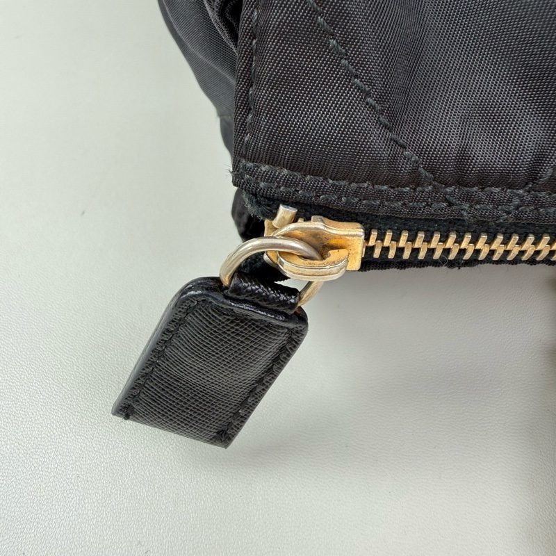 Prada 降落傘鏈條單肩包 黑色 金扣 尺寸：31*25.5*9.5cm-14