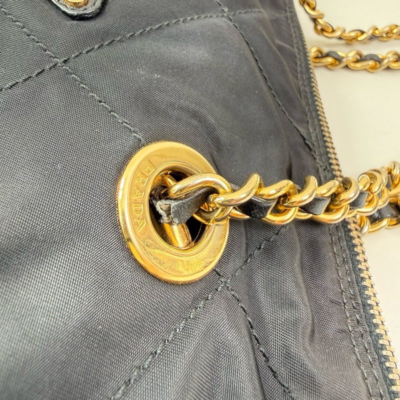 Prada 降落傘鏈條單肩包 黑色 金扣 尺寸：31*25.5*9.5cm-16