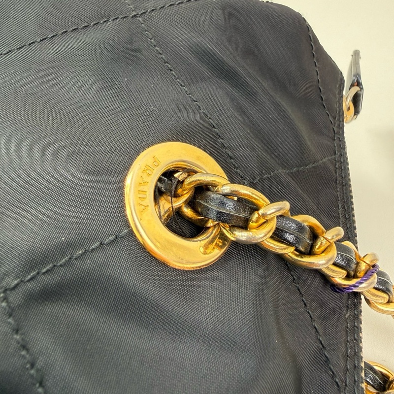 Prada 降落傘鏈條單肩包 黑色 金扣 尺寸：31*25.5*9.5cm-17
