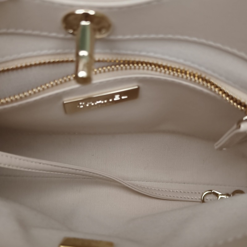 CHANEL 31BagMini22cm裸色羊皮晶片開淺金扣25P-5