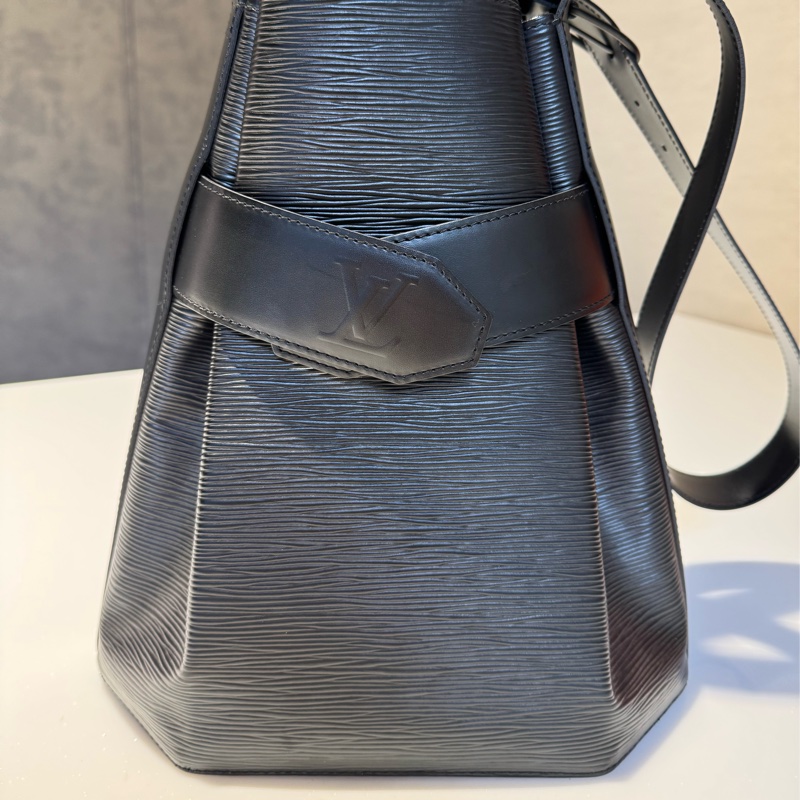 LV 八角水波紋水桶包-3