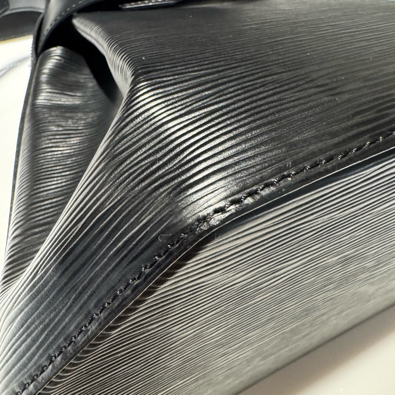 LV 八角水波紋水桶包-7