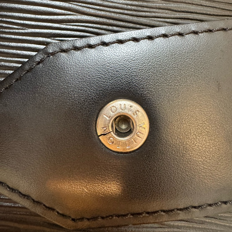 LV 八角水波紋水桶包-18