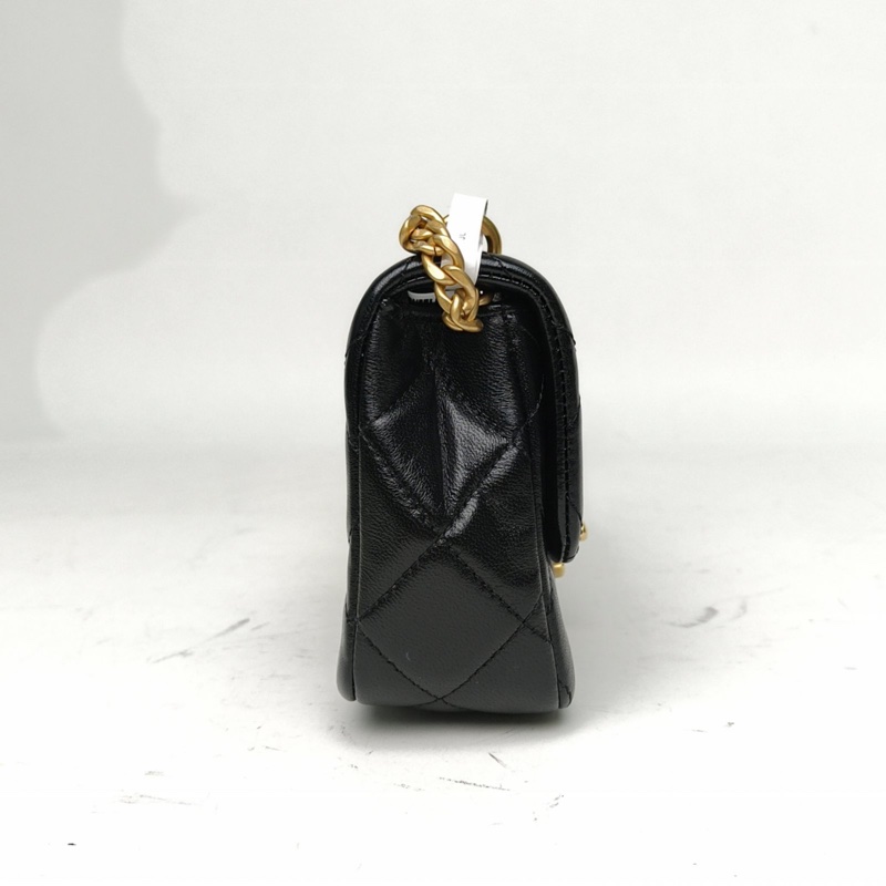 CHANEL 23PCF口蓋包黑色羊皮晶片開金扣愛心金球肩帶-1