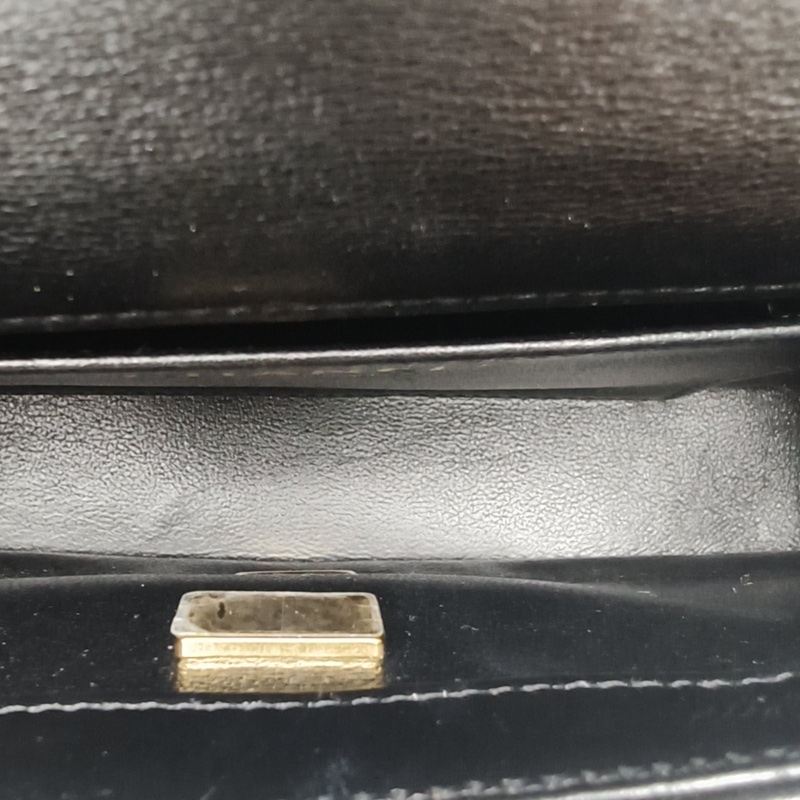 CHANEL 23PCF口蓋包黑色羊皮晶片開金扣愛心金球肩帶-5